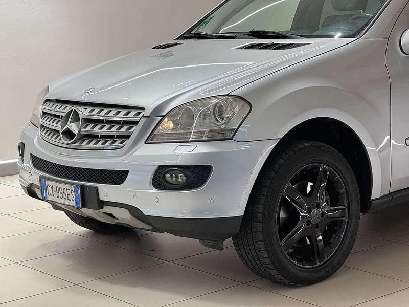 Usata Mercedes ML320 224 CV (164 kW) 2006 Argento SUV