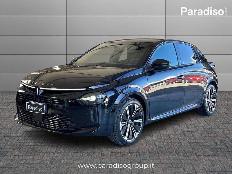 Usata Lancia Ypsilon 110 CV (80 kW) 2025 Nero Utilitaria