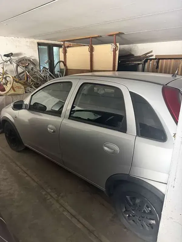 Usata Opel Corsa Enjoy 60 CV (44 kW) 2006 Utilitaria