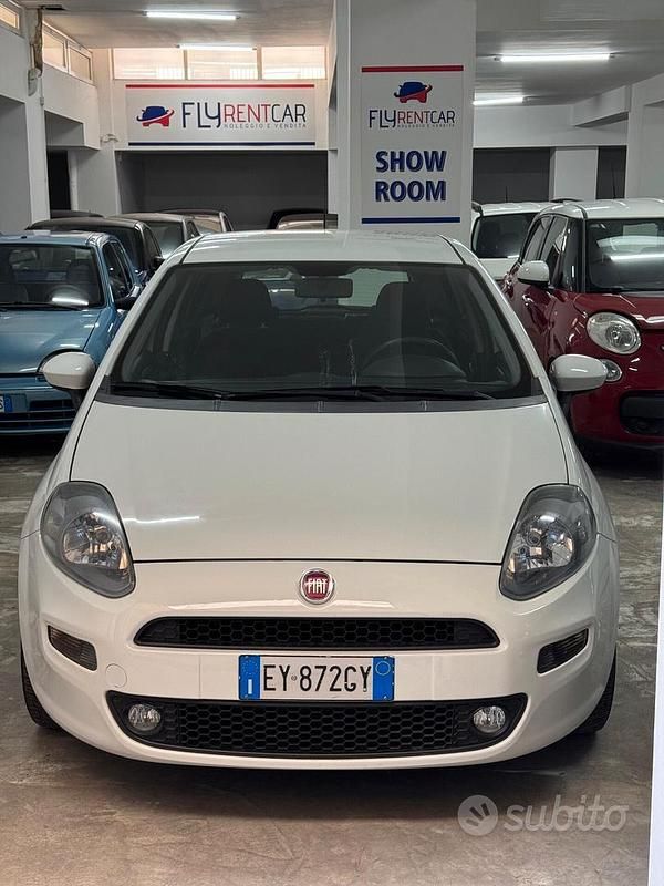 Usata Fiat Punto Young 85 CV (62 kW) 2015 Bianco Berlina
