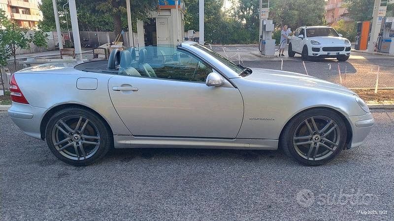 Usata Mercedes SLK200 163 CV (119 kW) 2001 Grigio Cabrio