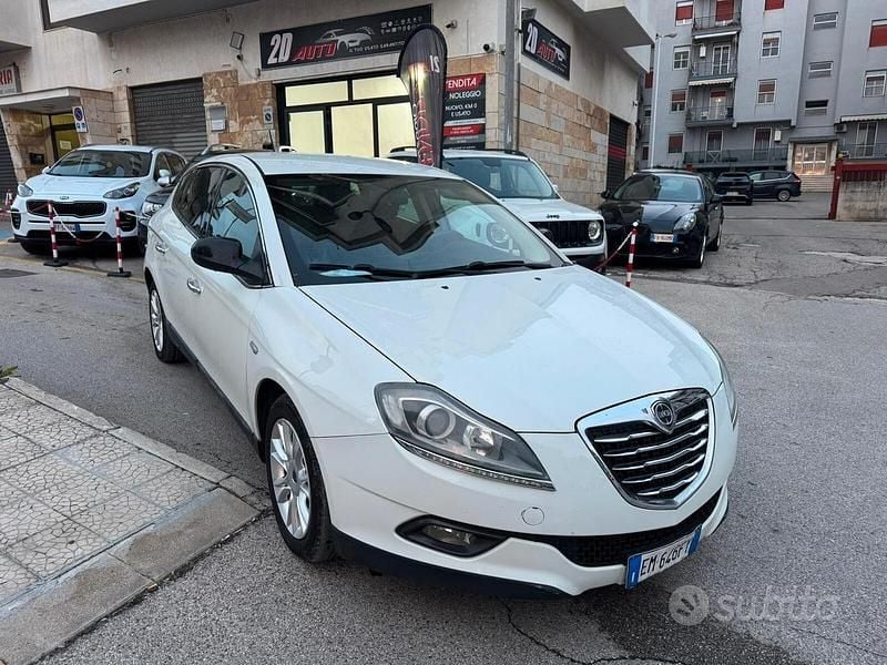 Beige Usata 2012 Lancia Delta Gold Utilitaria | 4200 € (Buon prezzo) - Immagine 1/4