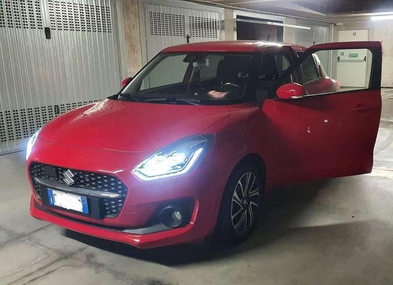 Usata Suzuki Swift 83 CV (61 kW) 2020 Rosso Berlina