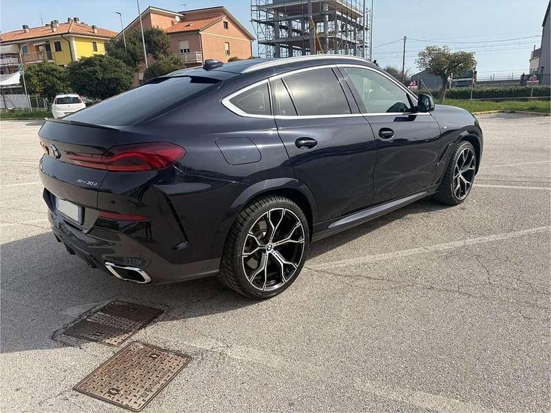 Usata BMW X6 Efficient Dynamics 265 CV (194 kW) 2020 Blu/azzurro SUV