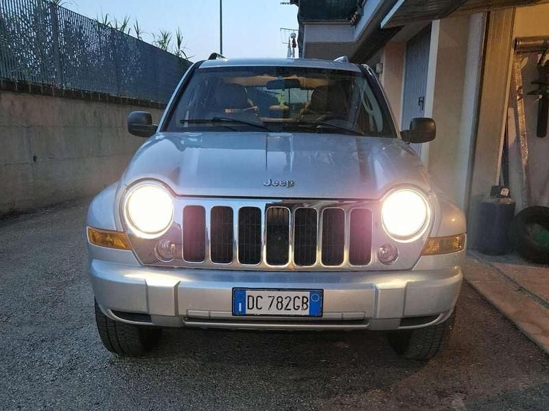 Usata Jeep Cherokee Limited 163 CV (119 kW) 2006 SUV