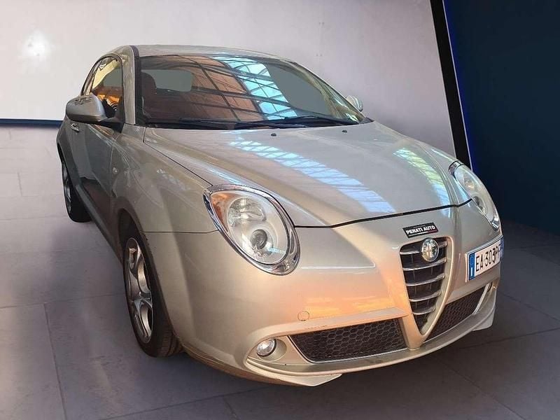 Oro Usata 2010 Alfa Romeo MiTo Distinctive Due volumi | 5590 € (Buon prezzo) - Immagine 1/4