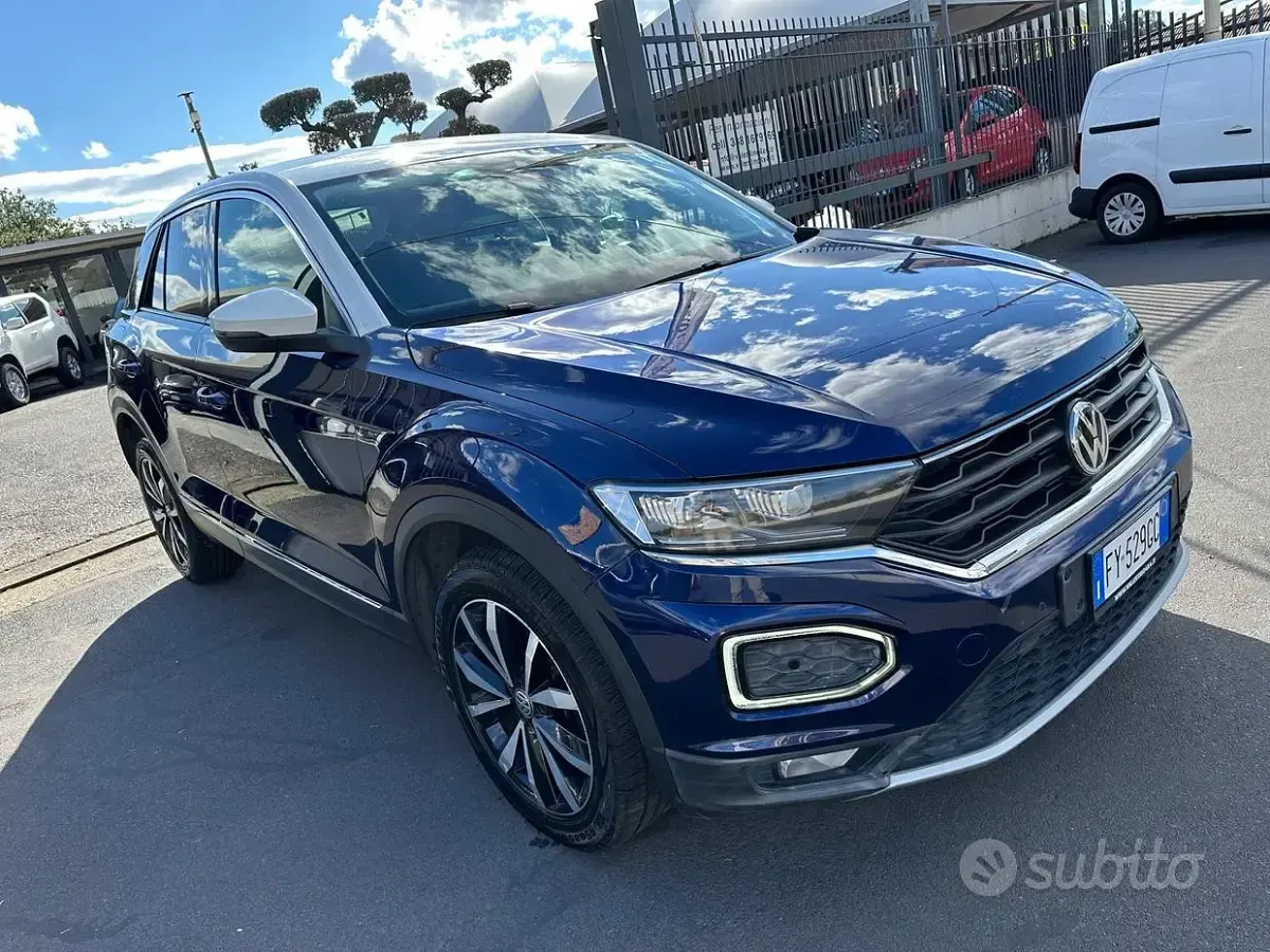 Usata VW T-Roc Style 116 CV (85 kW) 2019 Blu SUV
