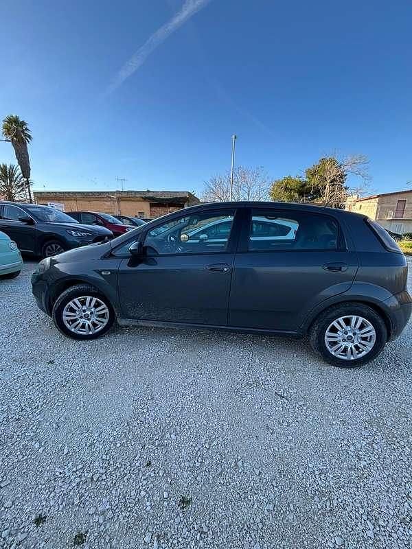 Usata Fiat Punto Easy 95 CV (69 kW) 2012 Berlina