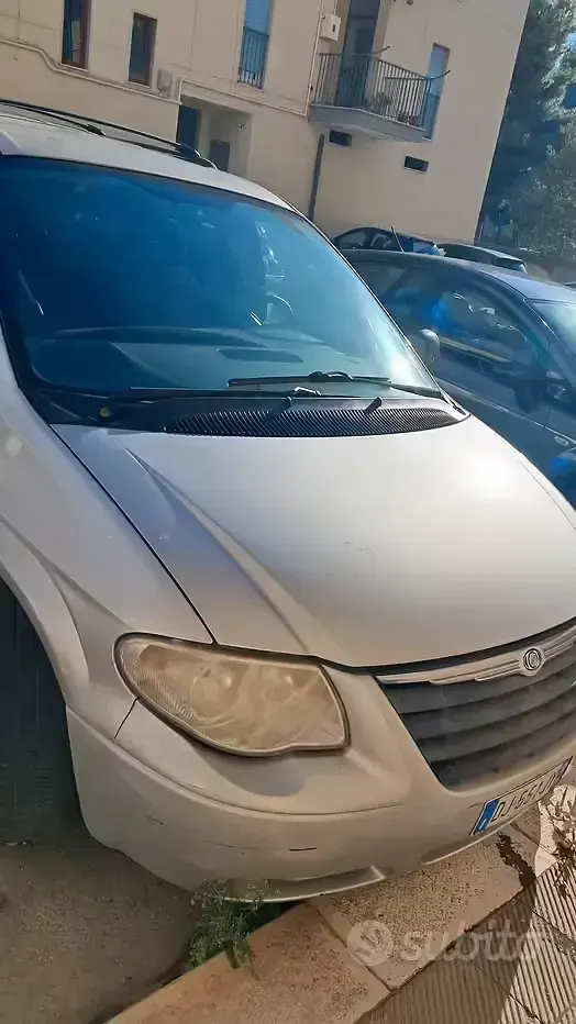 Usata Chrysler Grand Voyager 150 CV (110 kW) 2007 Grigio Monovolume