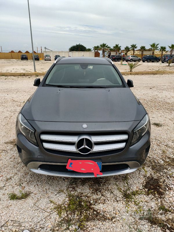 Usata Mercedes GLA200 Sport 170 CV (125 kW) 2016 Grigio SUV