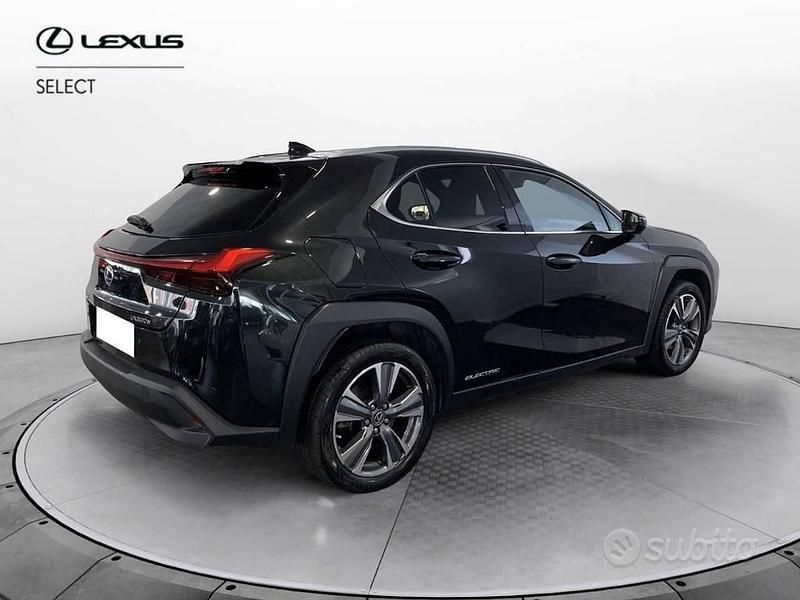 Usata Lexus UX 300e Luxury Line 150 kW (204 CV) 2021 Nero SUV