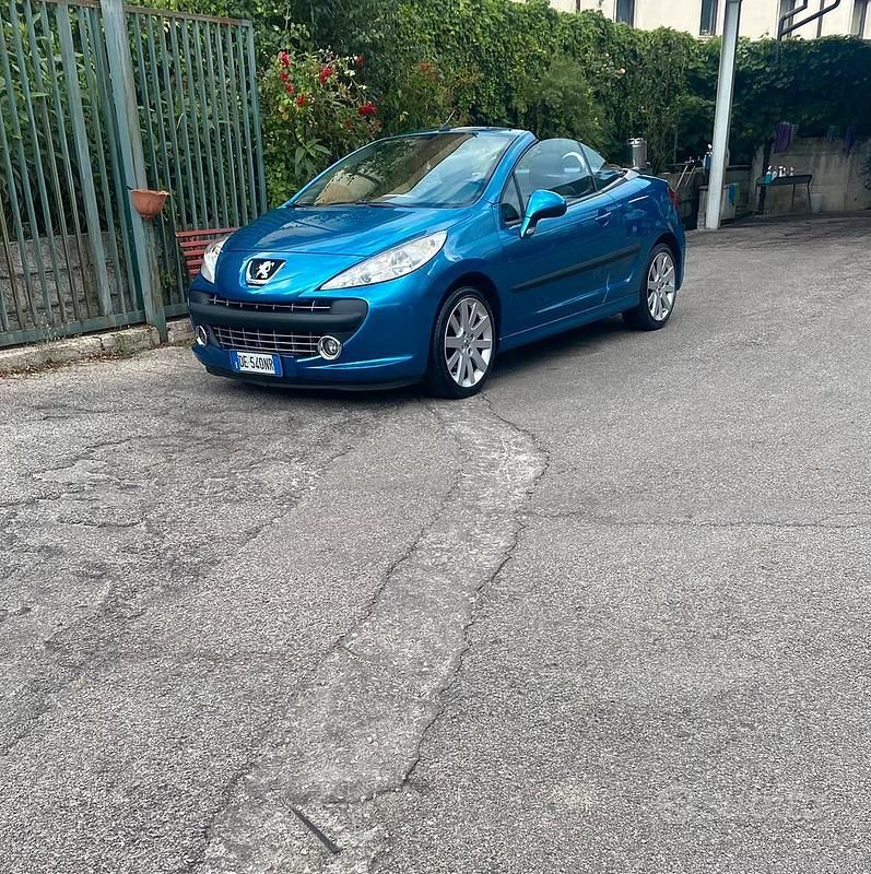 Usata Peugeot 207 CC 109 CV (80 kW) 2007 Blu Cabrio