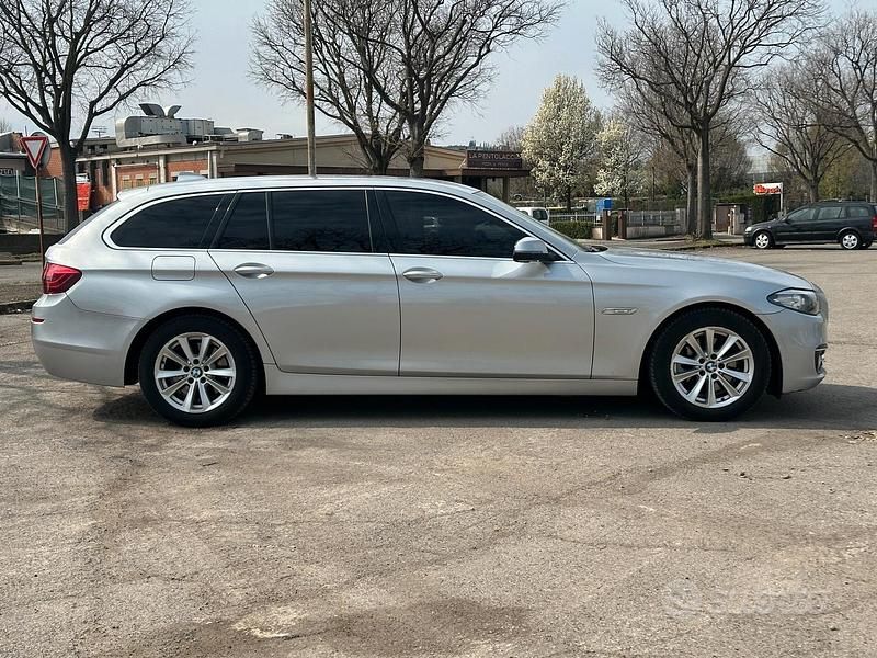 Usata BMW 520 Luxury Line 184 CV (135 kW) 2014 Grigio Station wagon