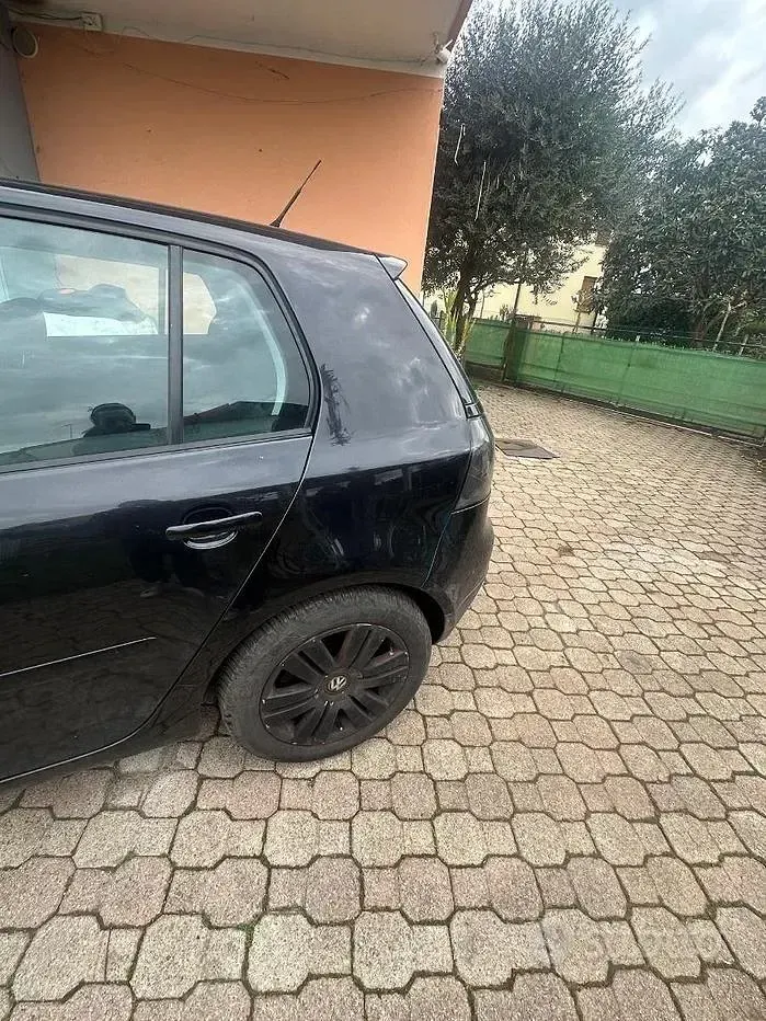 Usata VW Golf IV Sportline 140 CV (102 kW) 2005 Nero Berlina