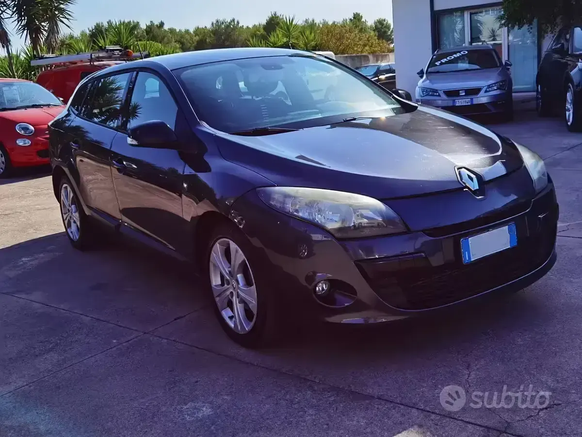 Usata Renault Mégane GrandTour 110 CV (80 kW) 2011 Blu Station wagon