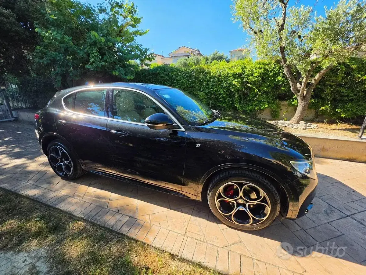 Usata Alfa Romeo Stelvio Ti 209 CV (153 kW) 2020 Nero SUV