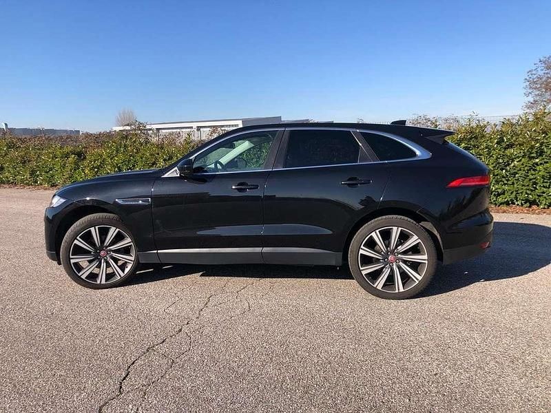 Usata Jaguar F-Pace Portfolio 300 CV (220 kW) 2017 Nero SUV