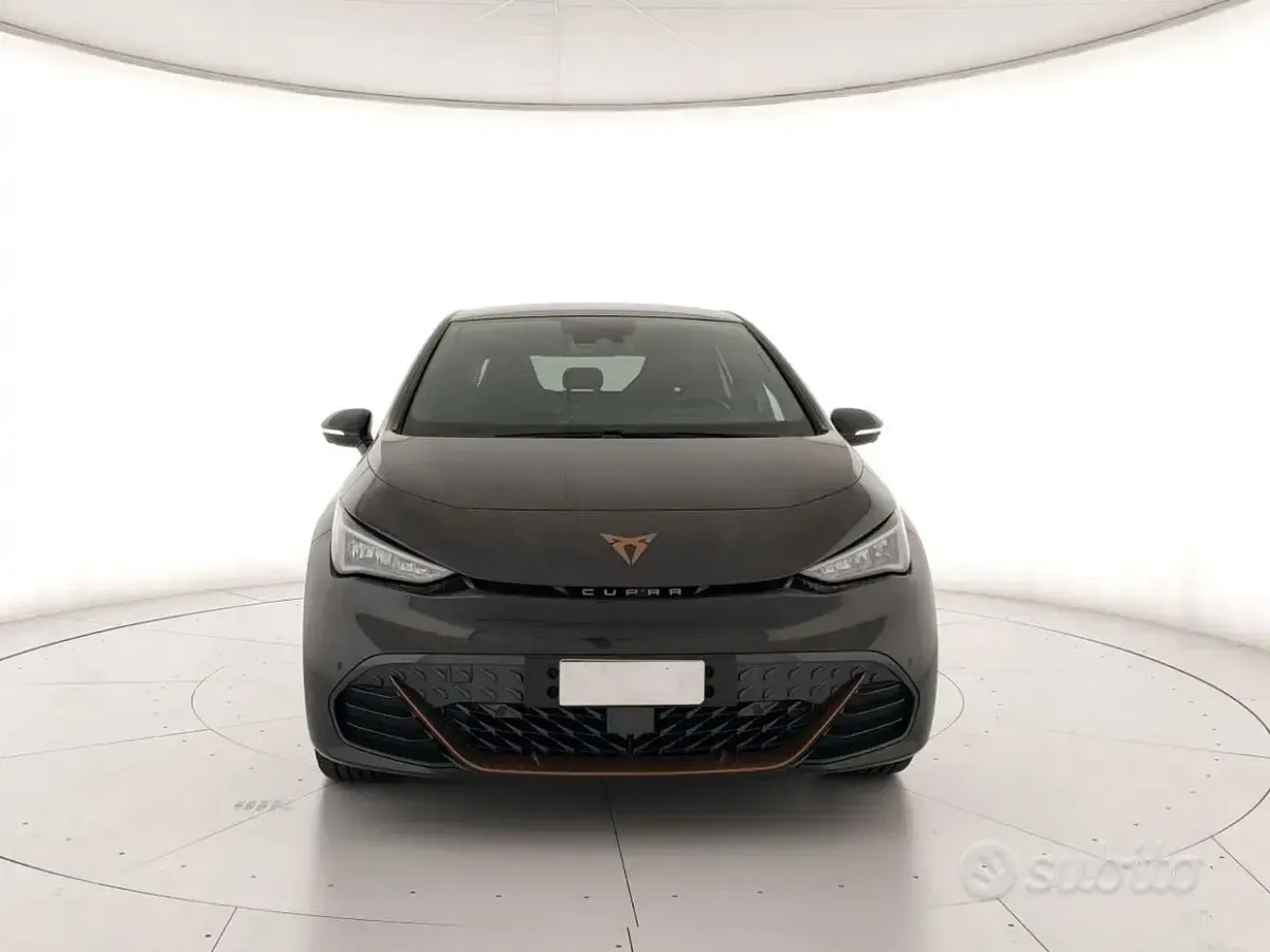 Usata Cupra Born e-Boost 69 kW (95 CV) 2023 5v grigio quasar Utilitaria