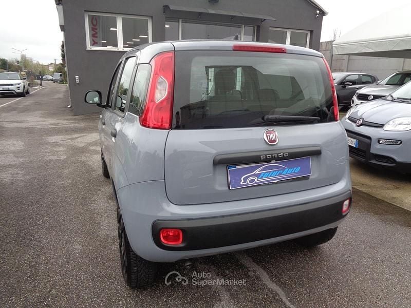 Usata Fiat Panda 84 CV (61 kW) 2019 Gray Berlina