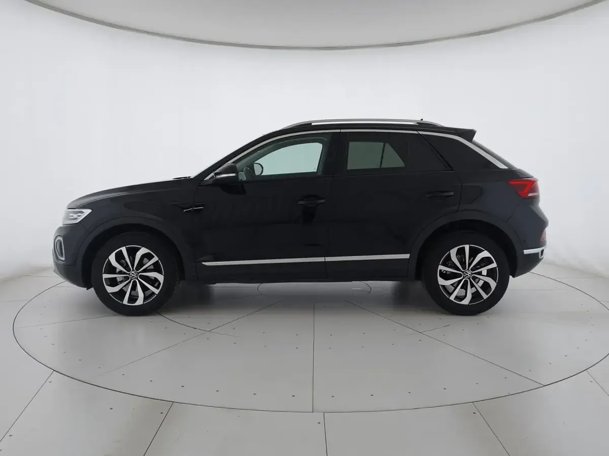 Usata VW T-Roc Style 110 CV (80 kW) 2023 Deep black perlato SUV