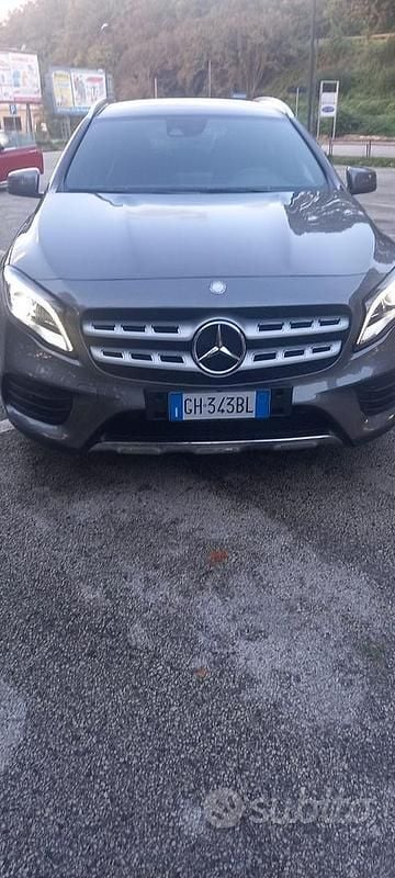 Usata Mercedes GLA200 Premium 136 CV (100 kW) 2018 Grigio SUV