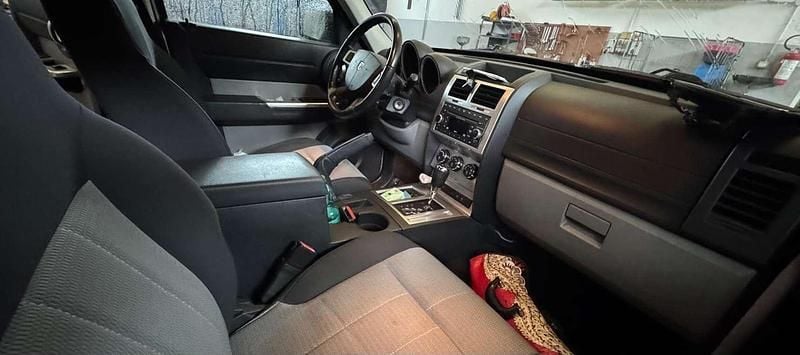 Usata Dodge Nitro SXT 177 CV (130 kW) 2010 Grigio SUV