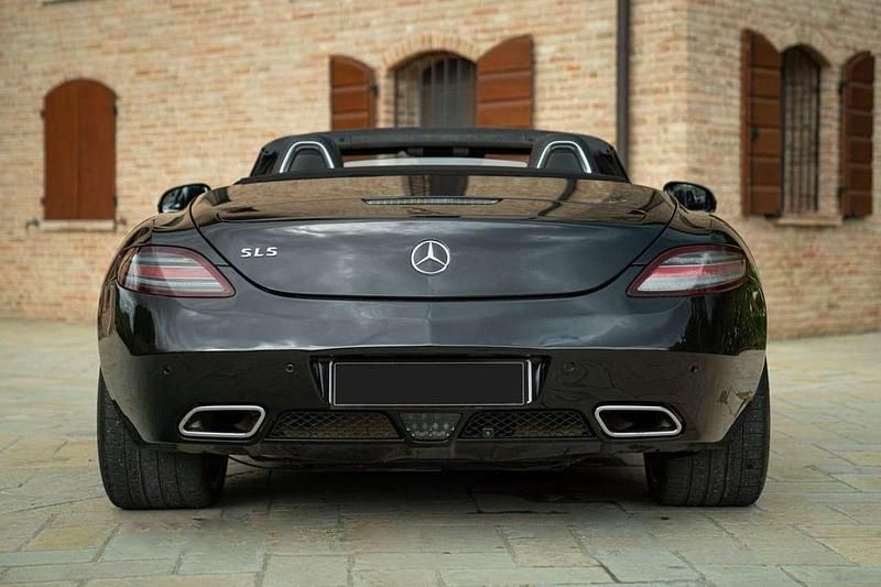 Usado Mercedes SLS AMG AMG 571 CV (419 kW) 2011 Negro Descapotable