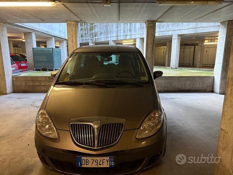 Usata 2006 Lancia Musa Monovolume | 2800 € (Buon prezzo) - Immagine 1/4