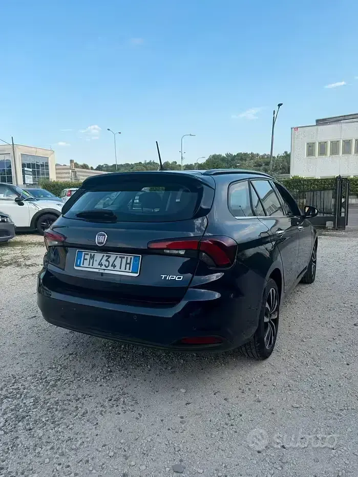 Usata Fiat Tipo S 120 CV (88 kW) 2017 Nero Station wagon