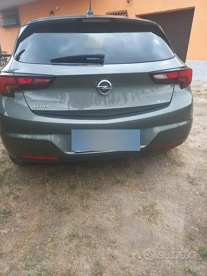 Usata Opel Astra 145 CV (106 kW) 2023 Grigio Utilitaria