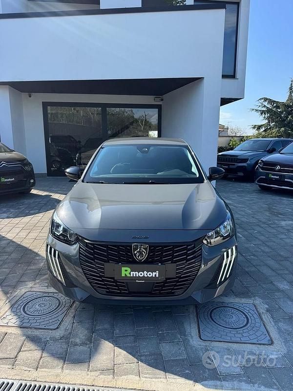 Usata Peugeot 208 Allure 101 CV (74 kW) 2025 Giallo Utilitaria