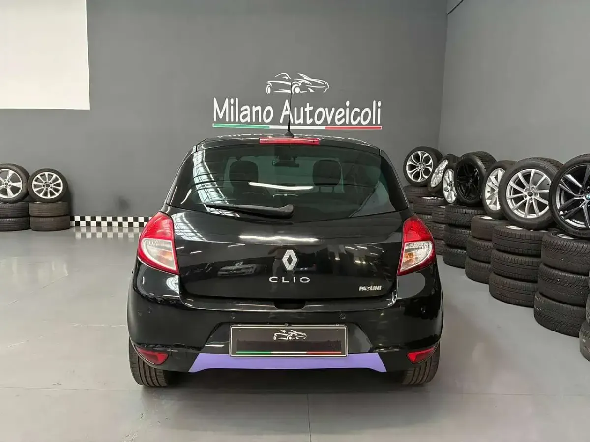 Usata Renault Clio III 75 CV (55 kW) 2012 Nero Berlina
