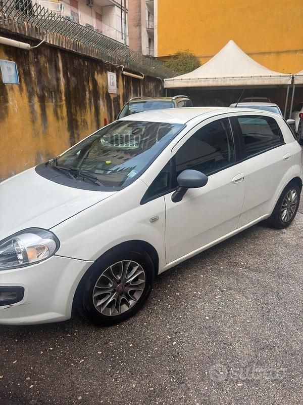 Usata Fiat Punto Evo 77 CV (56 kW) 2012 Bianco Utilitaria