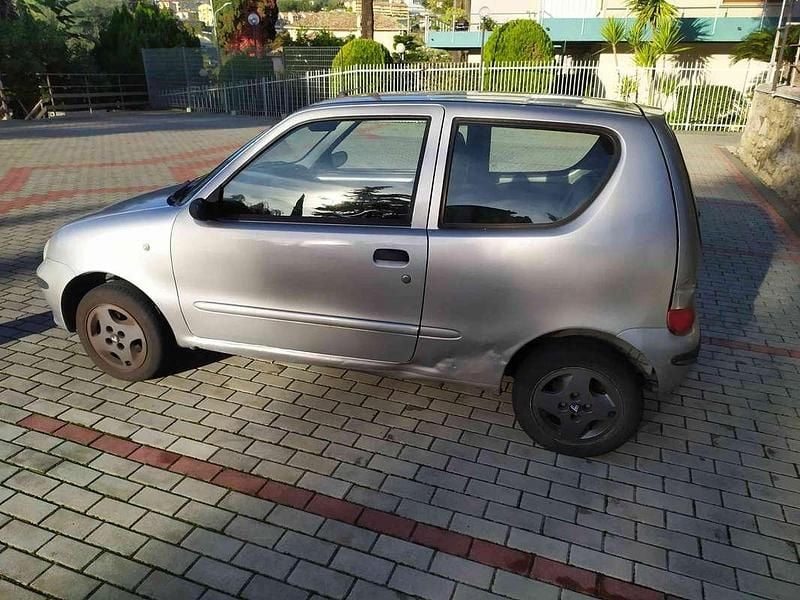 Usata Fiat Seicento Active 54 CV (39 kW) 2004 Argento Utilitaria