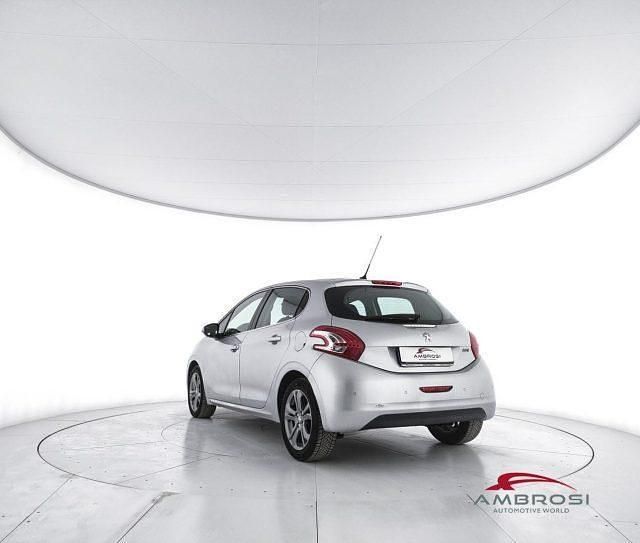 Usata Peugeot 208 68 CV (50 kW) 2014 Grigio Utilitaria