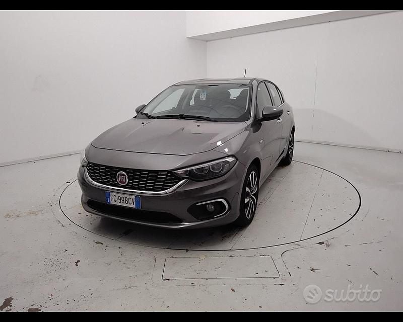 Grigio Usata 2017 Fiat Tipo Lounge Berlina | 2500 € (Super prezzo) - Immagine 1/4