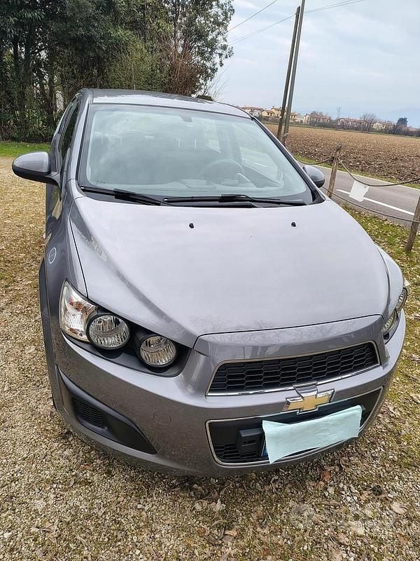 Usata Chevrolet Aveo LT 86 CV (63 kW) 2012 Grigio Utilitaria