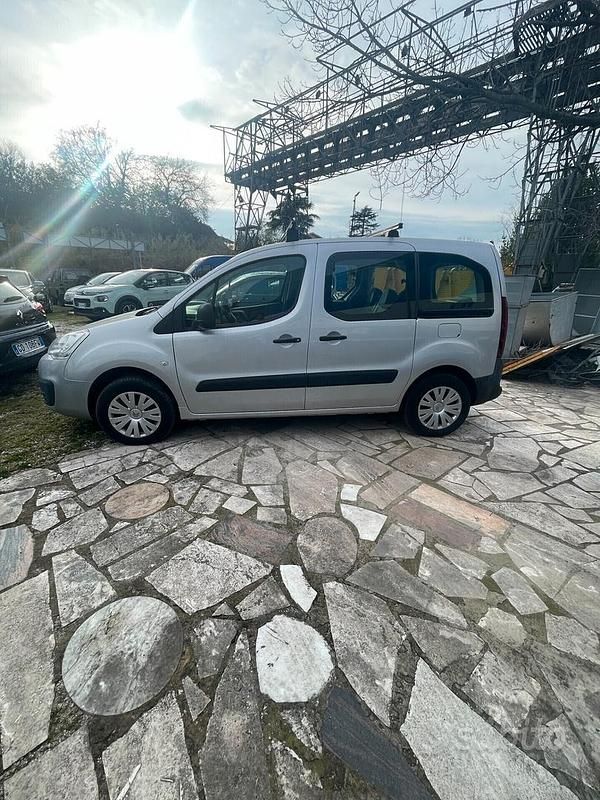 Usata Citroën Berlingo Feel 99 CV (72 kW) 2018 Grigio Monovolume