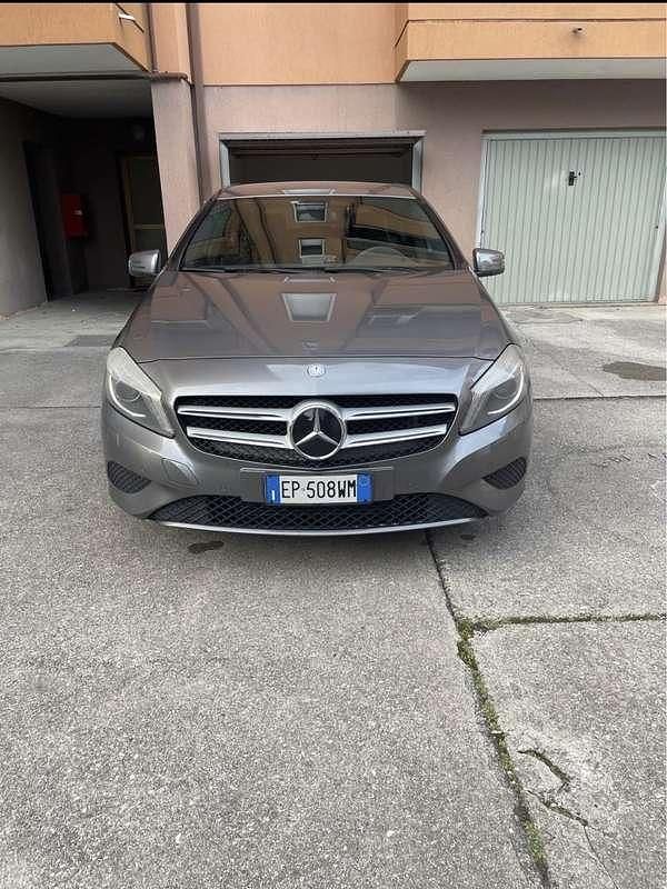 Usata Mercedes A200 136 CV (100 kW) 2013 Grigio Berlina