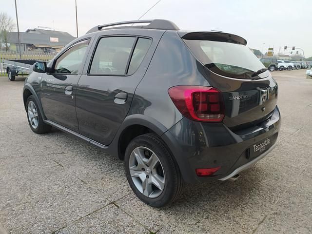 Usata Dacia Sandero Comfort 95 CV (69 kW) 2019 Grigio