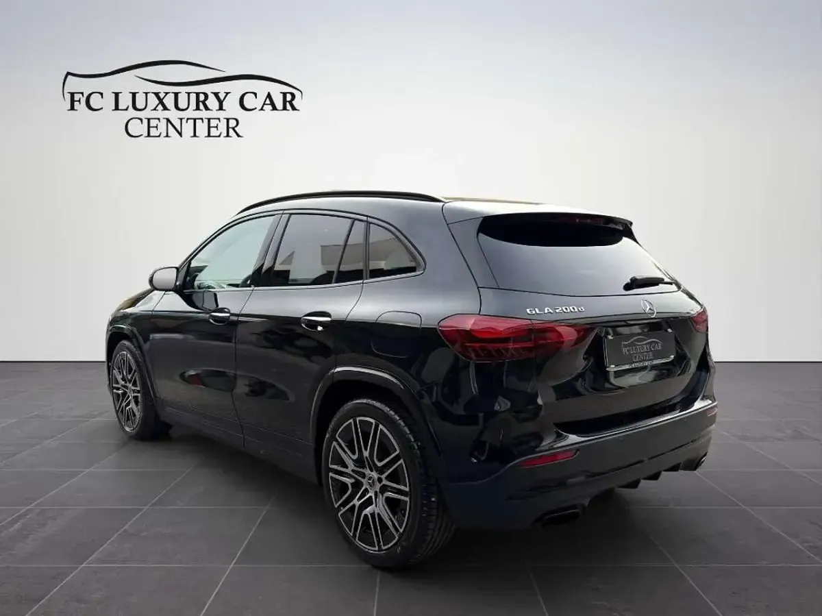 Usata Mercedes GLA200 AMG Line Premium 150 CV (110 kW) 2025 Nero cosmo met. SUV