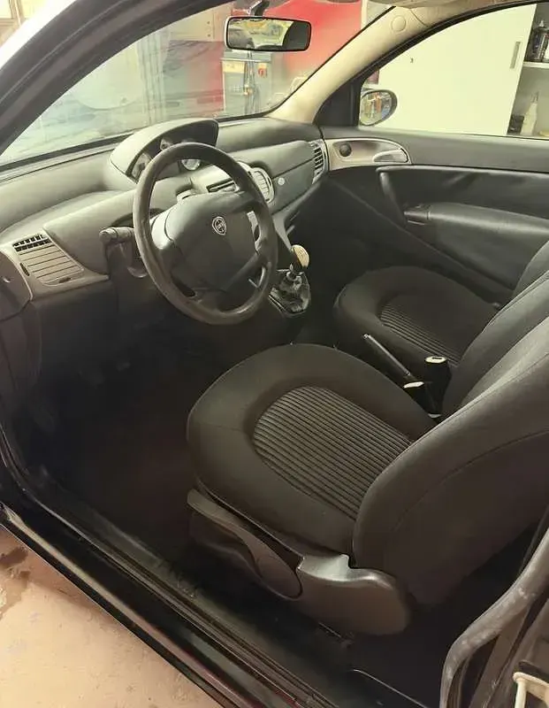 Usata Lancia Ypsilon 95 CV (69 kW) 2009 Nero Utilitaria