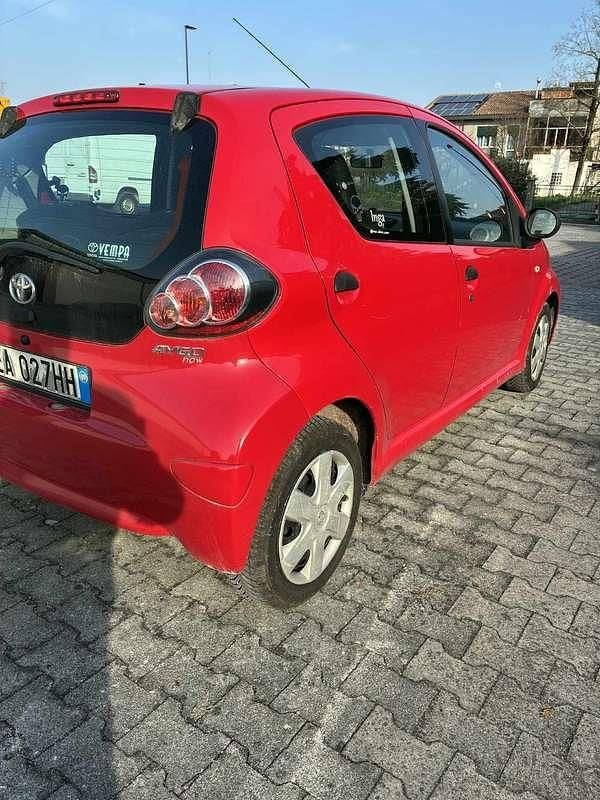 Usata Toyota Aygo Connect Style 68 CV (50 kW) 2010 Utilitaria