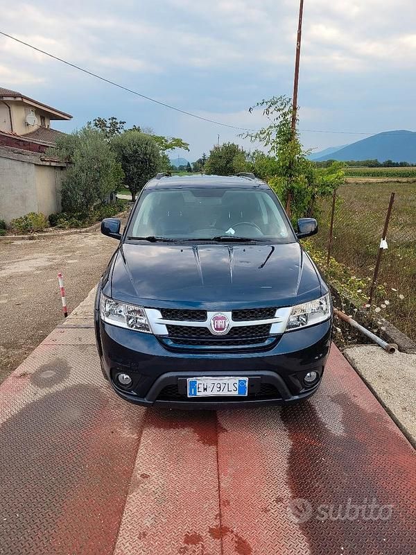 Blu Usata 2014 Fiat Freemont SUV | 6000 € (Buon prezzo) - Immagine 1/4