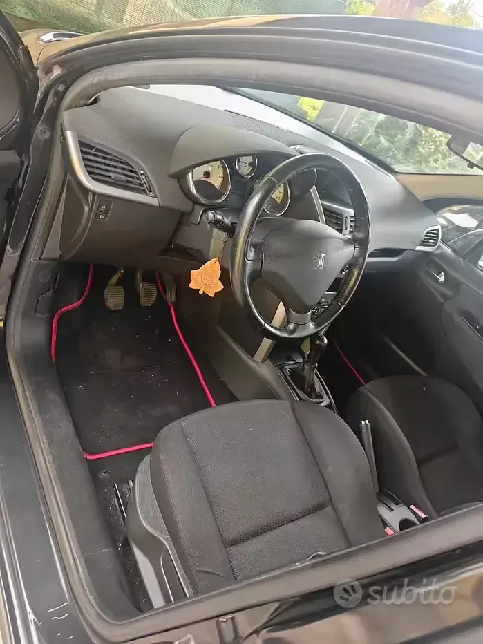 Usata Peugeot 207 95 CV (69 kW) 2008 Utilitaria