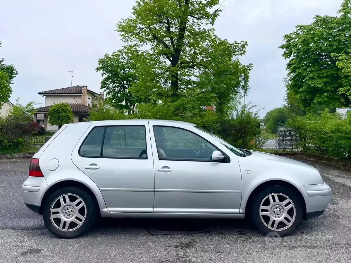 Usata VW Golf IV 116 CV (85 kW) 2001 Grigio Berlina
