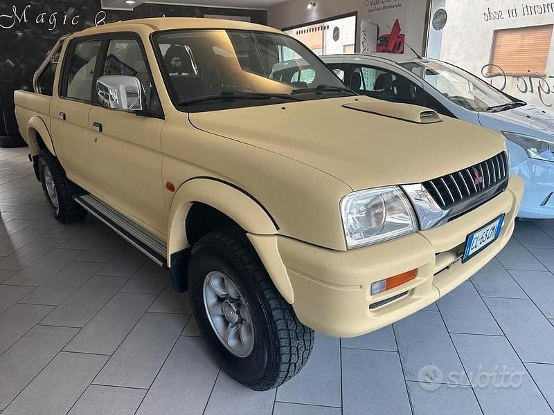 Usata Mitsubishi L200 100 CV (73 kW) 2000 Beige Pick-up