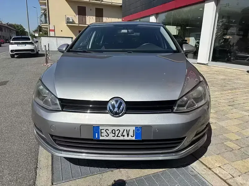 Begagnad VW Golf VII Highline 150 HK (110 kW) 2013 Grå Sedan