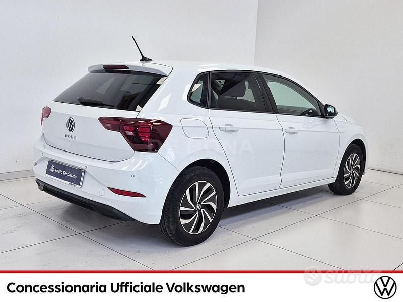 Begagnad VW Polo Life 95 HK (69 kW) 2023 Vit Halvkombi