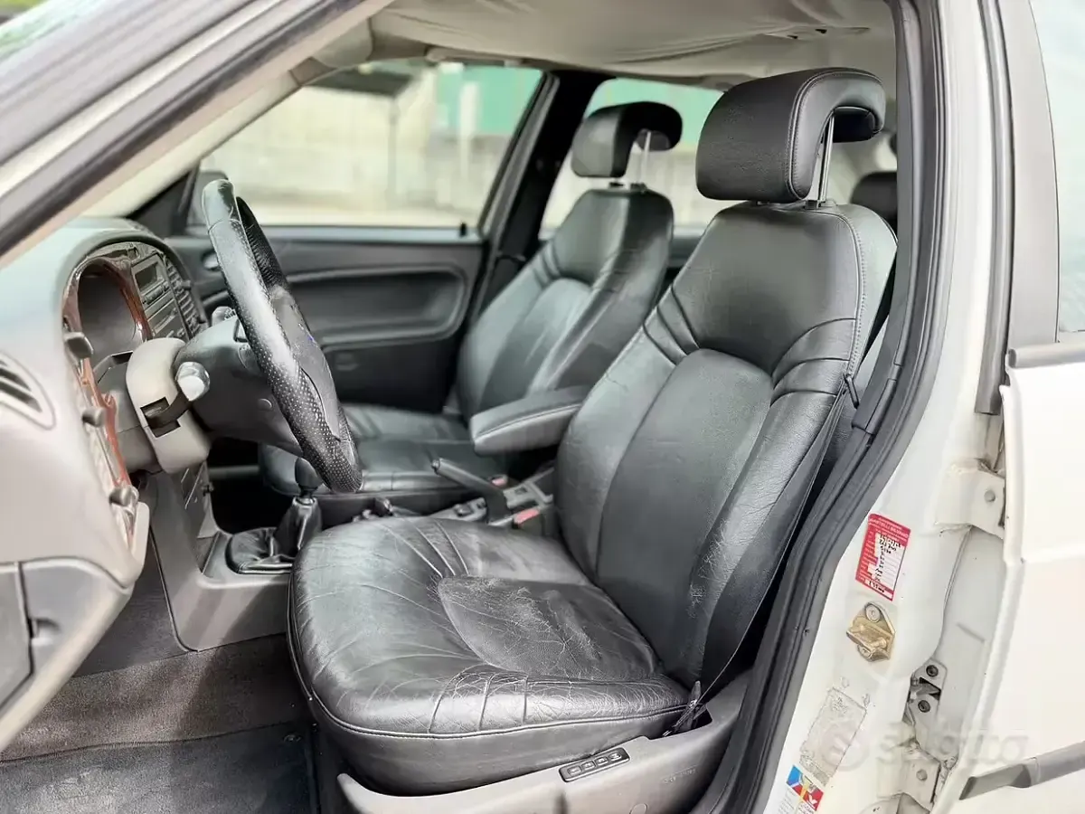 Usata Saab 9-3 Aero 205 CV (150 kW) 2000 Bianco Berlina